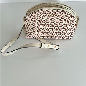 kate spade red and pink hearts 3 compartment cross body bag